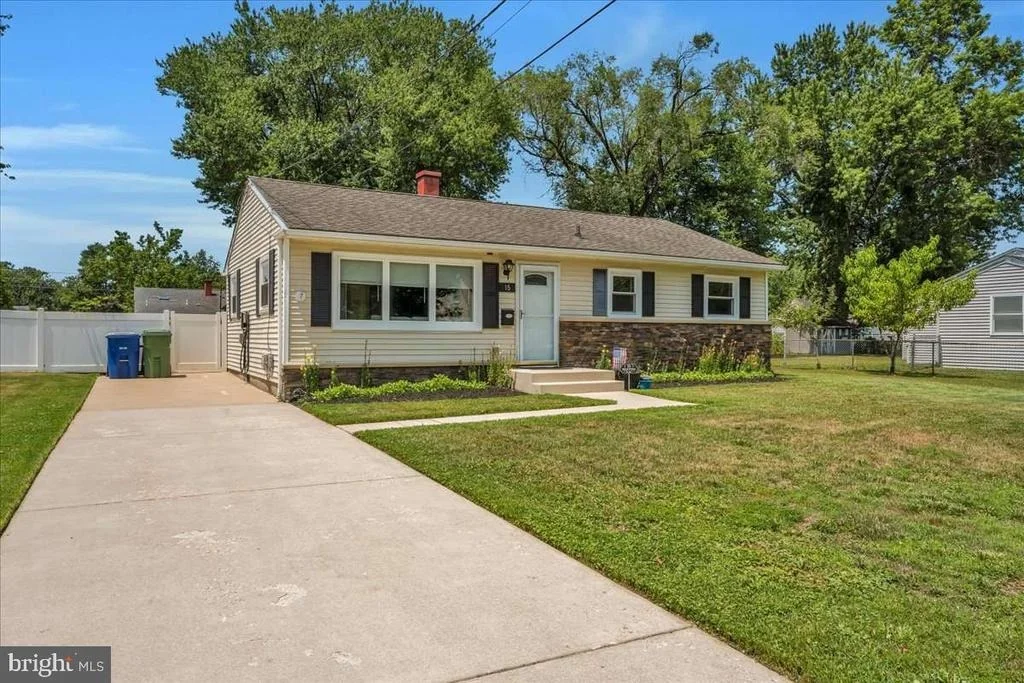 Photo of 15 RADNOR BOULEVARD