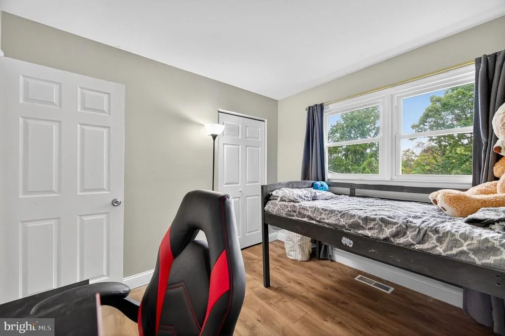 Photo of 9015 LONGBOW ROAD