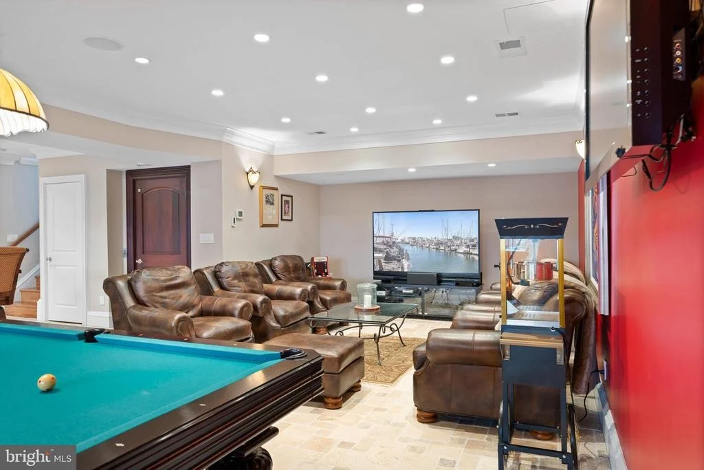 Photo of 206 HARBOR DRIVE