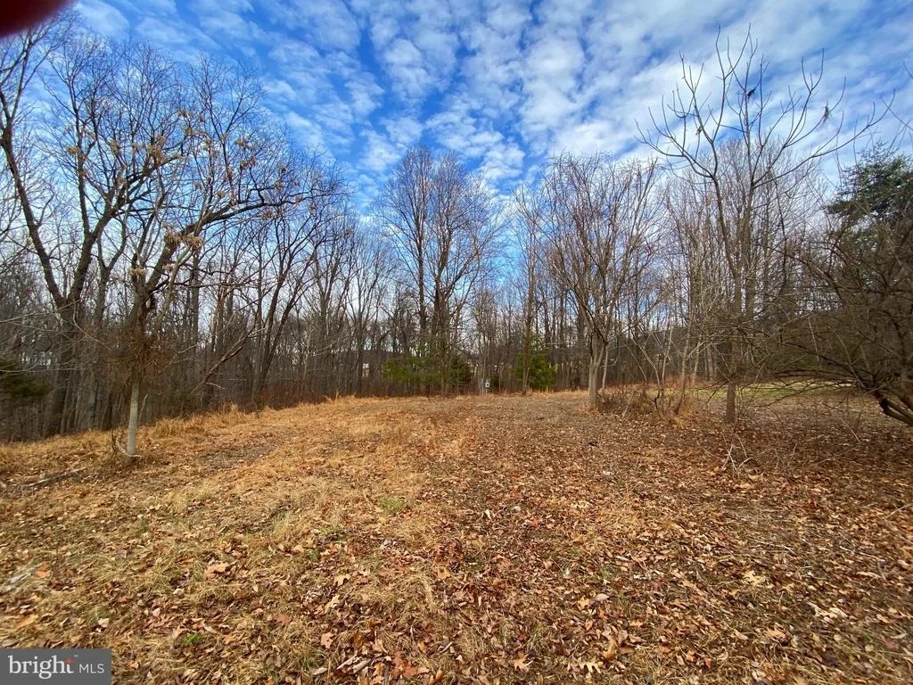 Photo of 2052 HOFFMASTER ROAD