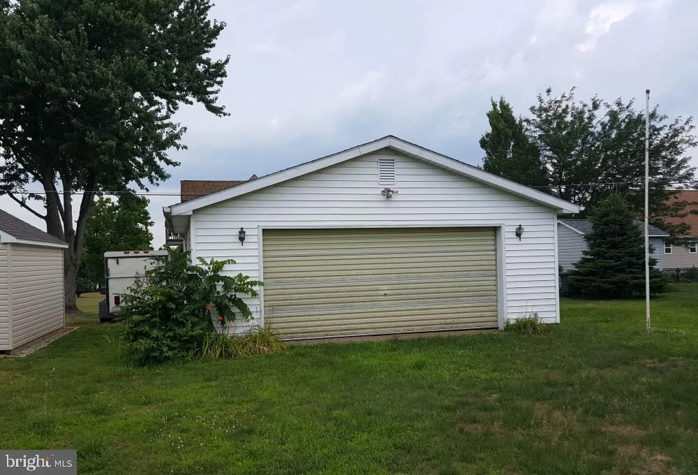 Photo of 75 CIRCLE DRIVE