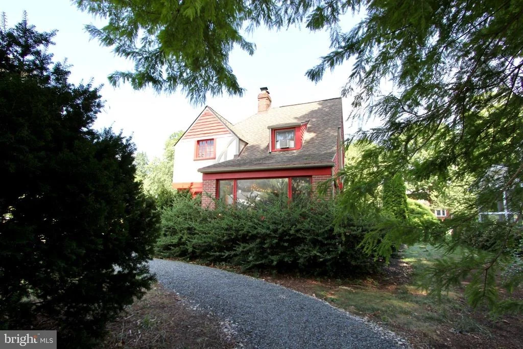 Photo of 210 PENNSYLVANIA AVE.