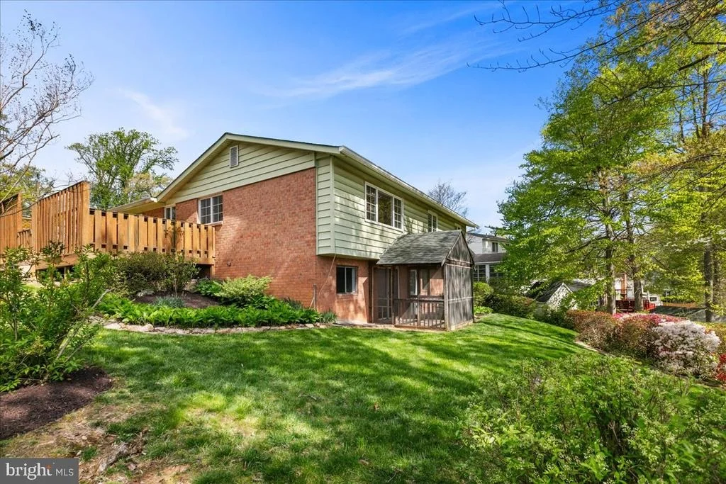 Photo of 5517 SOUTHAMPTON DRIVE