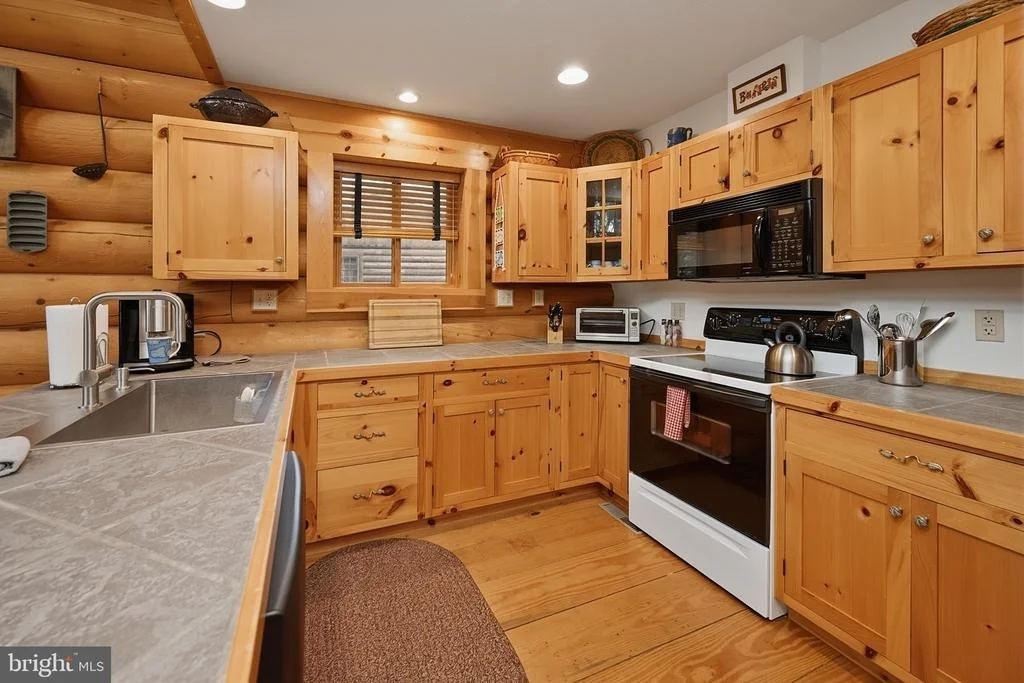 Photo of 42 RED OAK WAY
