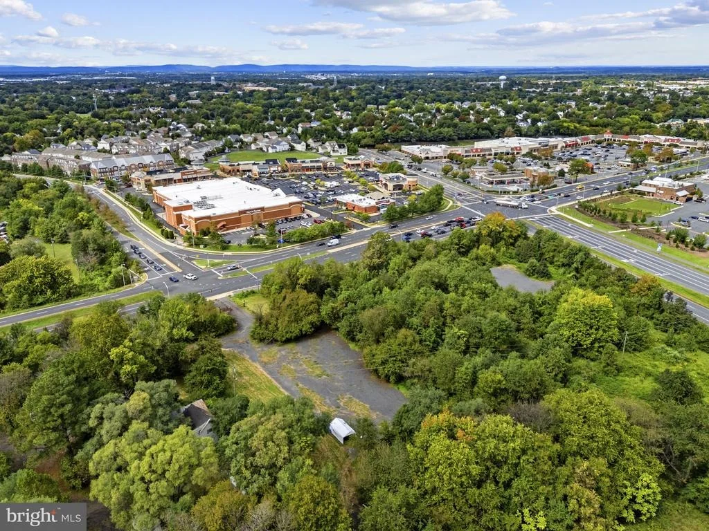 Photo of 8341 PRINCE WILLIAM PARKWAY