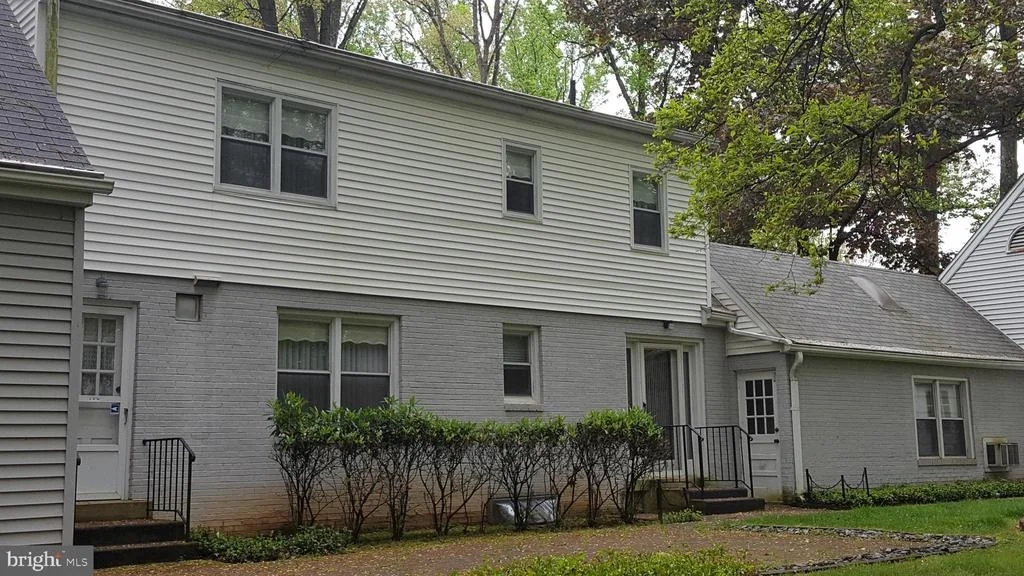 Photo of 916 COPLEY LANE