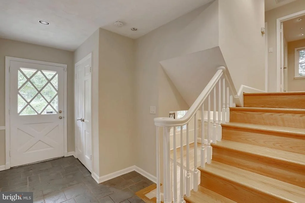 Photo of 2124 EDGEWATER PARKWAY