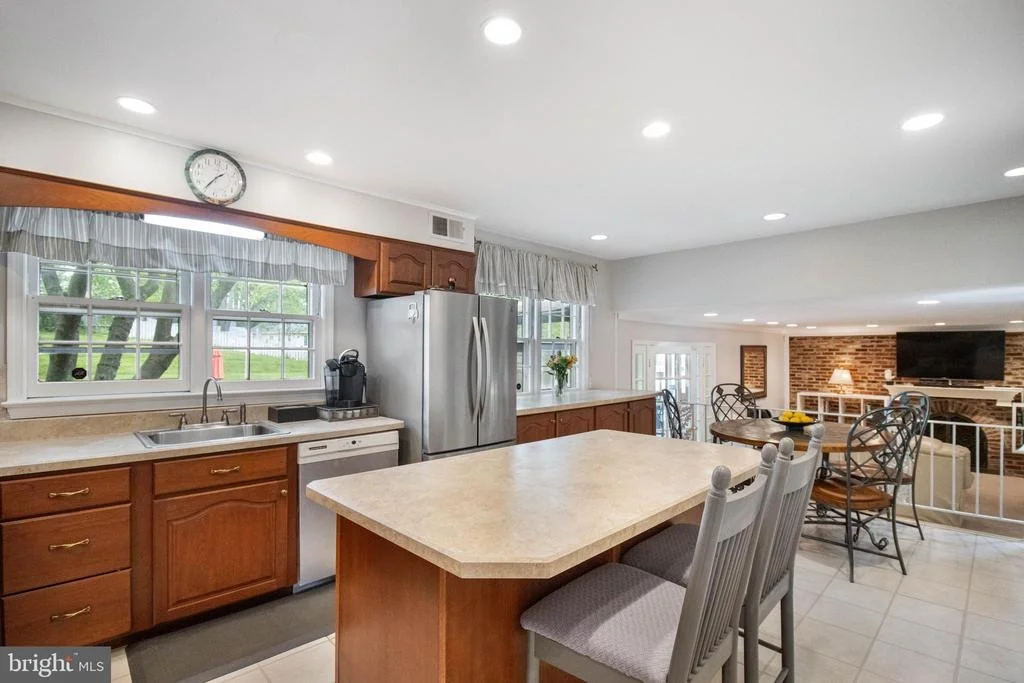Photo of 2609 VILLAGE LANE