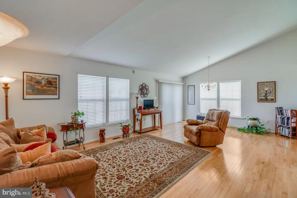 Photo of 254 LONE TREE DRIVE