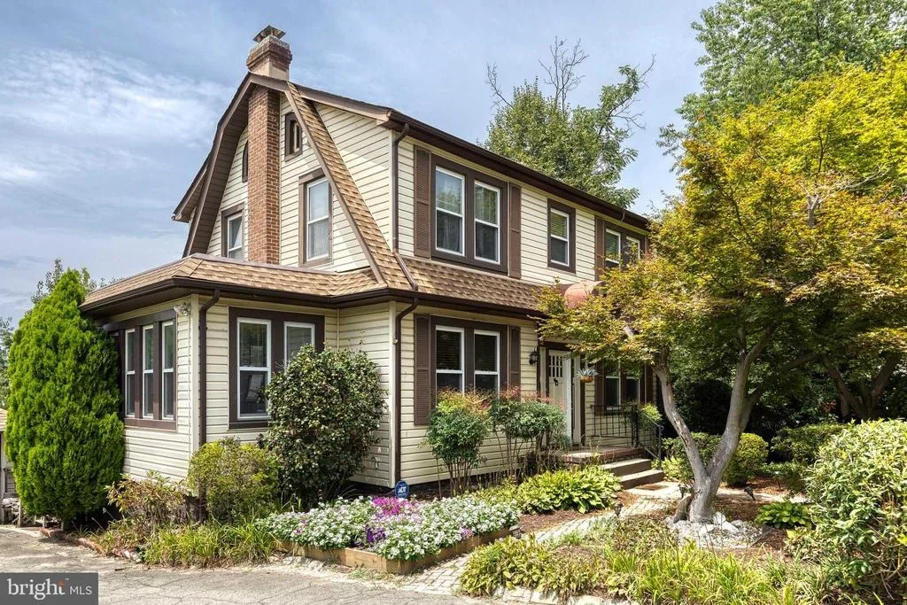 Photo of 1704 LINCOLN DRIVE