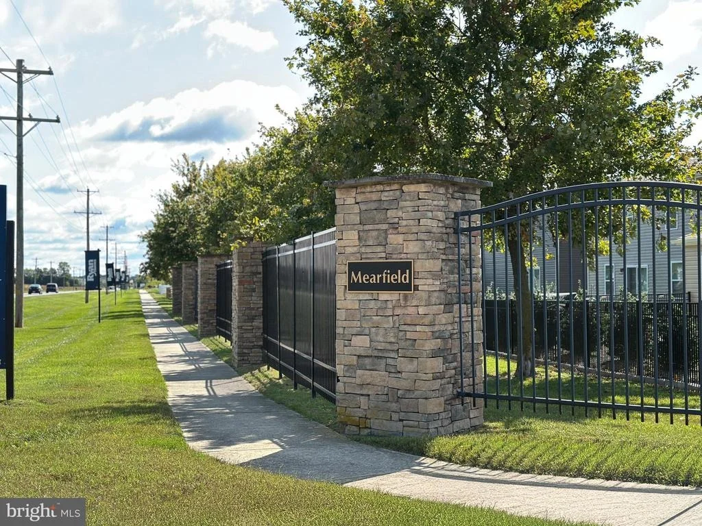 Photo of 142 POND VIEW LANE