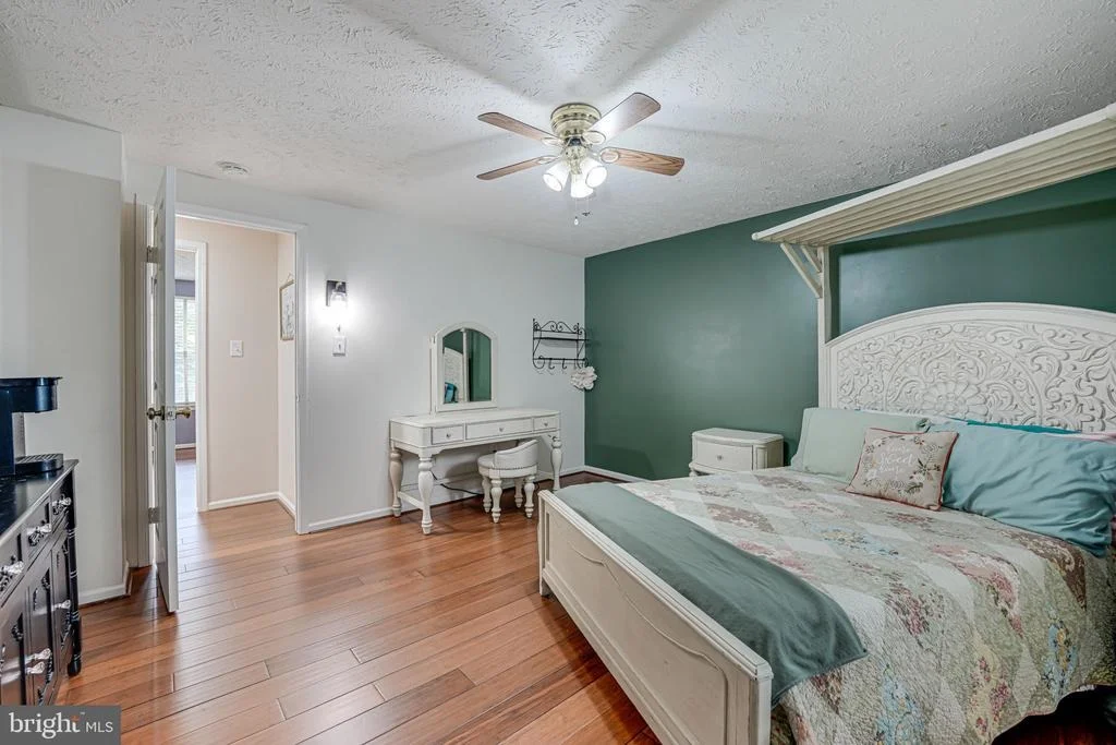 Photo of 15198 HOLLEYSIDE DRIVE