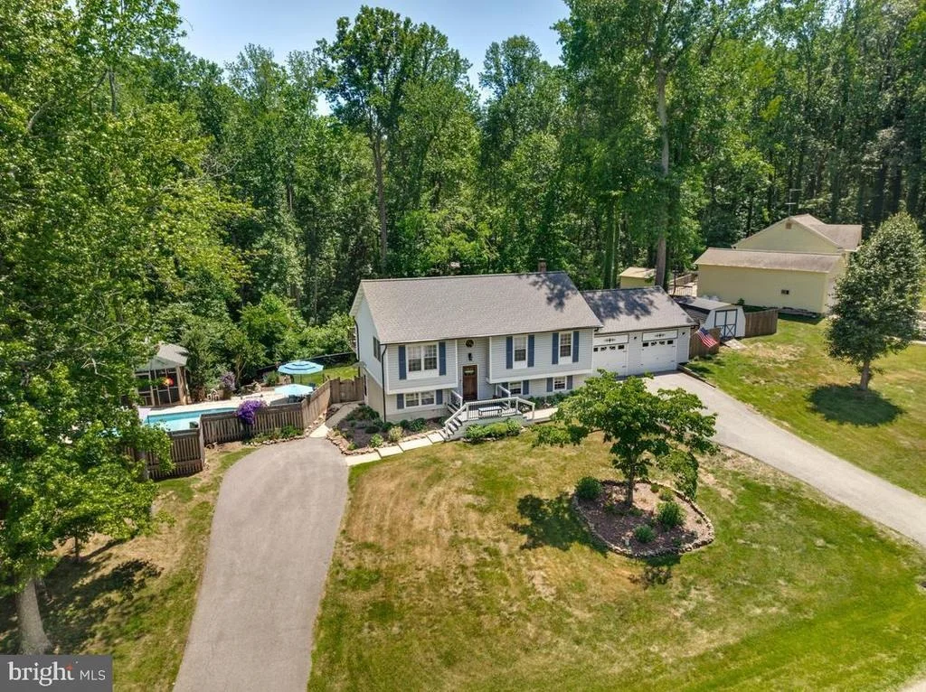 Photo of 9017 MEGAN CIRCLE