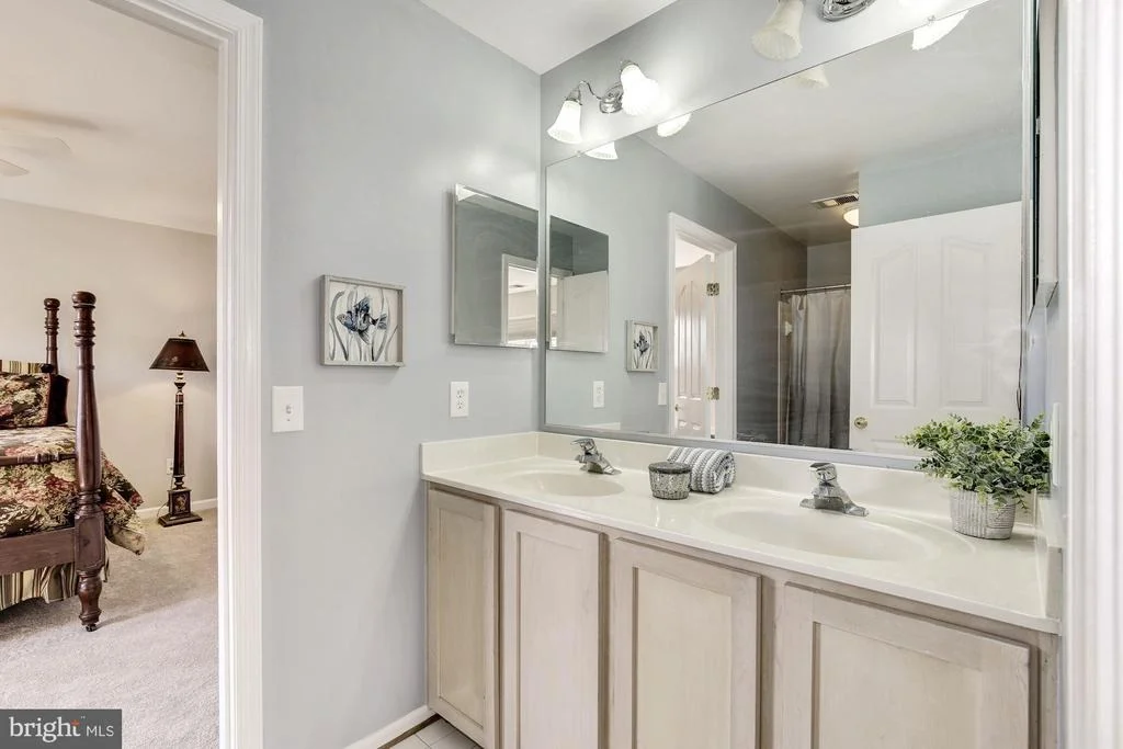 Photo of 4834 BROOM DRIVE