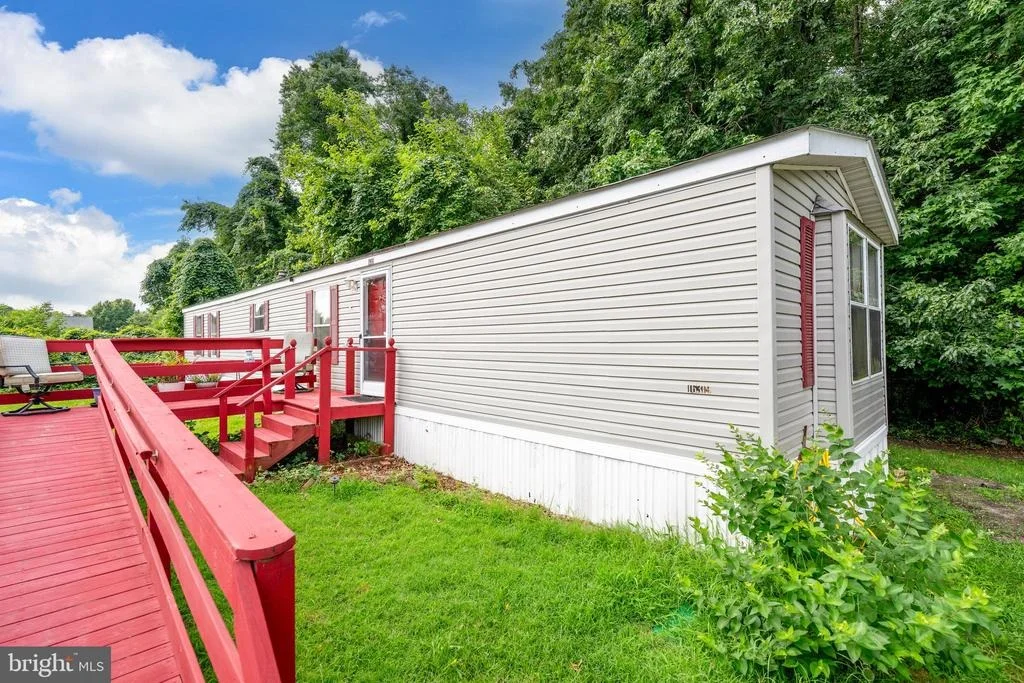 Photo of 16319 CAPES COVE LANE