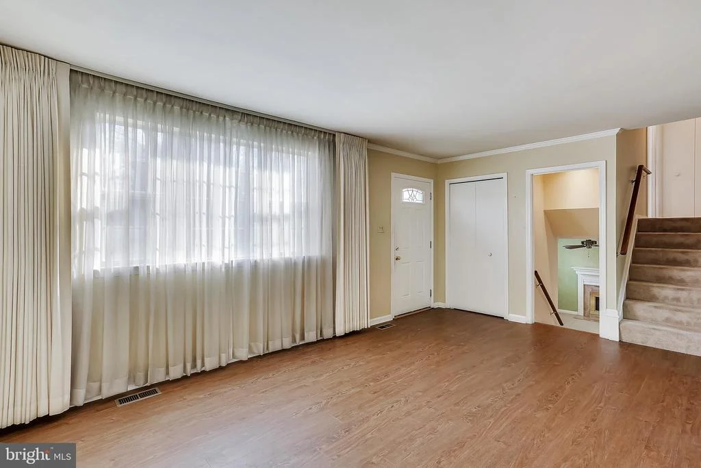Photo of 9109 ROUNDLEAF WAY