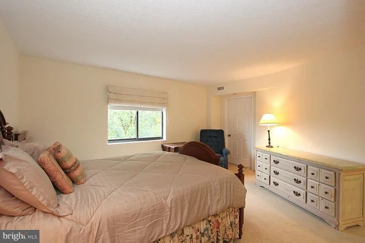 Photo of Unit 2804 at 15107 INTERLACHEN DRIVE