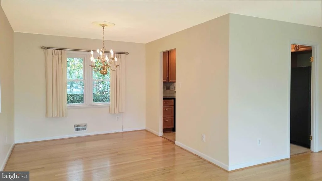 Photo of 3926 HOWARD STREET
