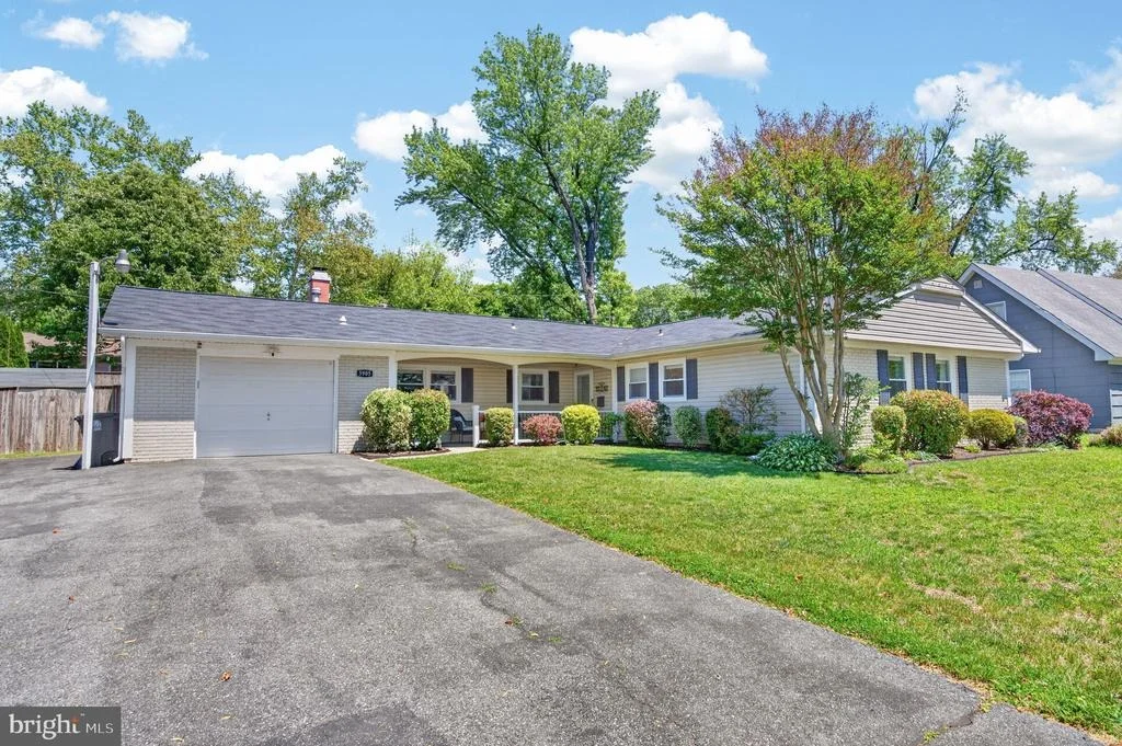 Photo of 3905 CARVEL LANE