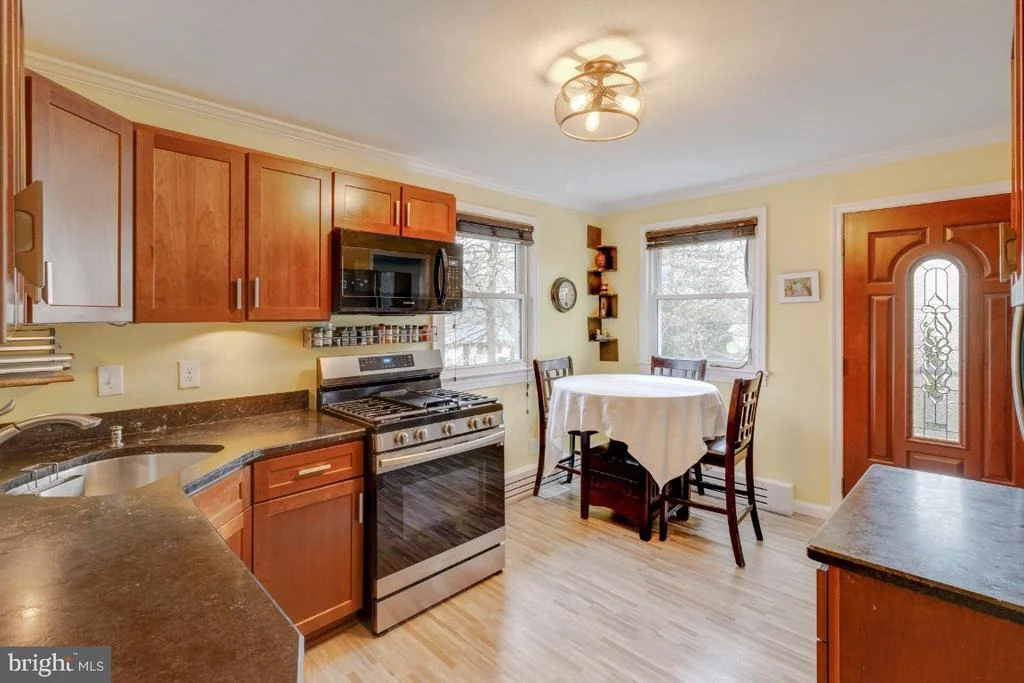 Photo of 903 ROBIN ROAD