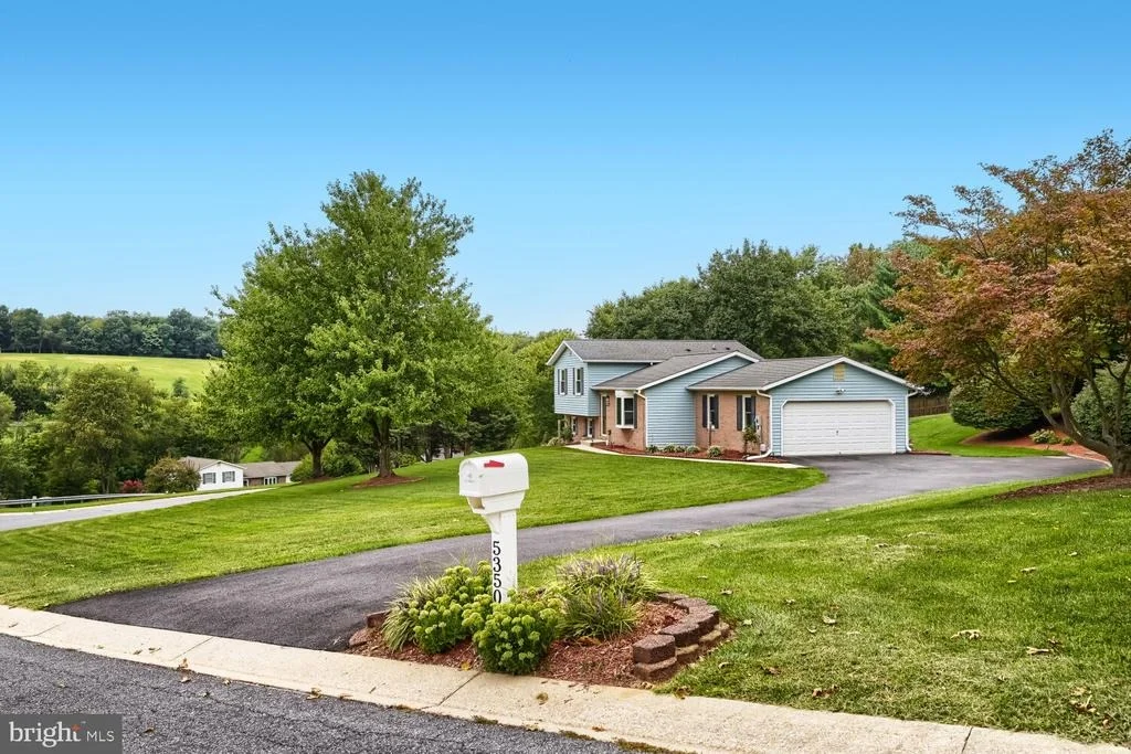 Photo of 5350 POMMEL DRIVE