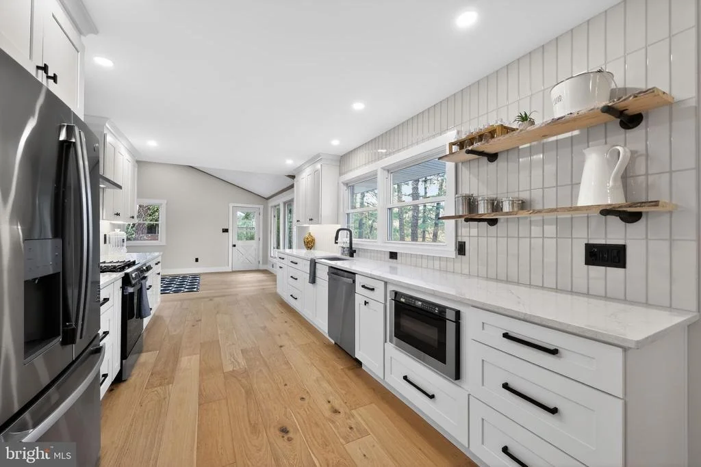 Photo of 113 W CENTENNIAL DRIVE