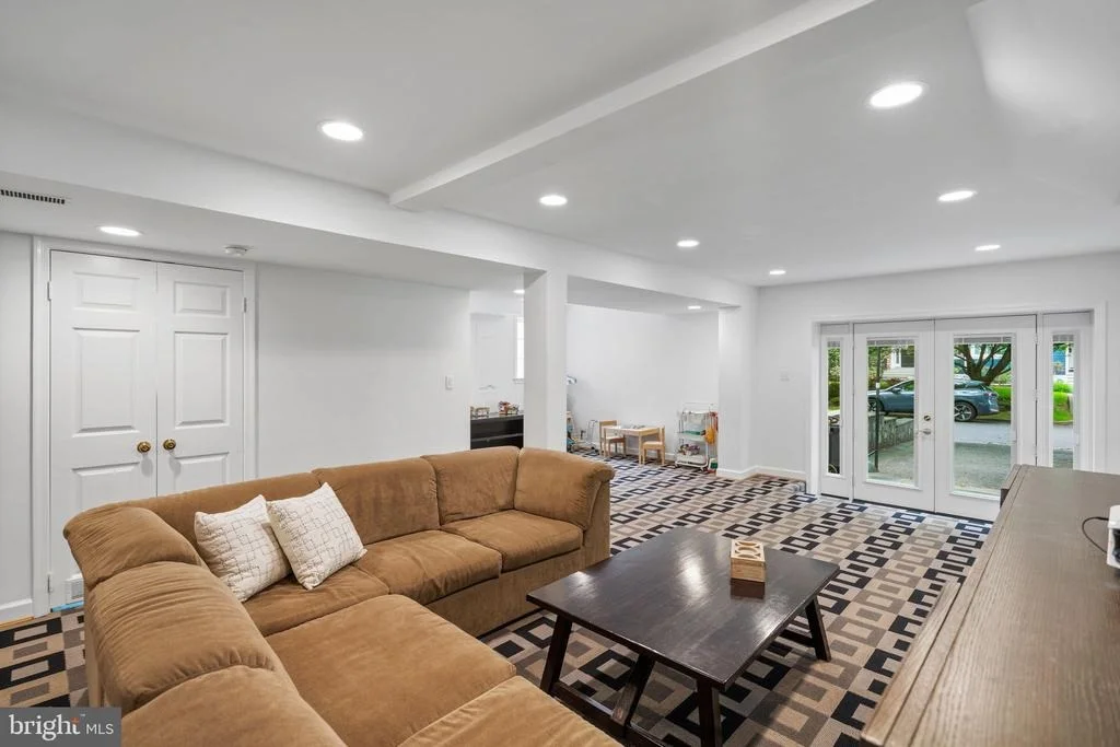 Photo of 7301 SUMMIT AVENUE