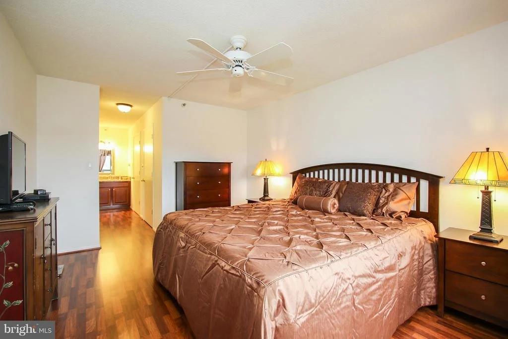 Photo of Unit 1906 at 15101 INTERLACHEN DRIVE