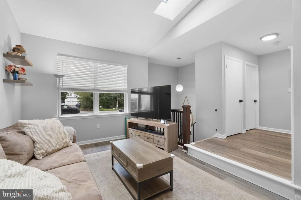 Photo of 287 NORTH DRIVE
