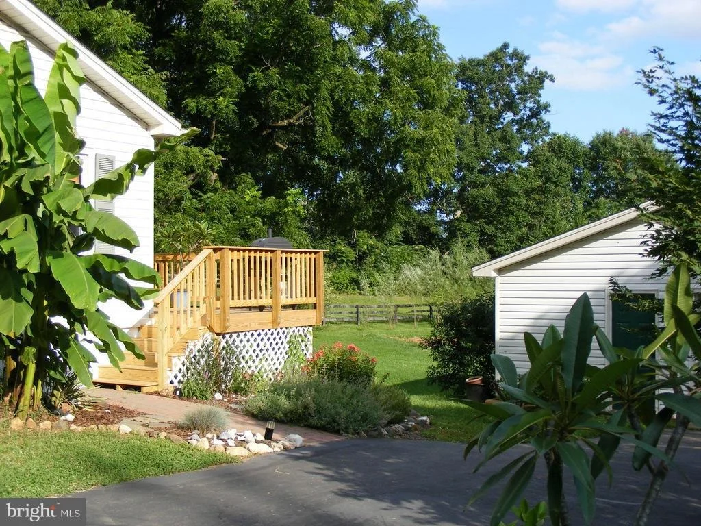 Photo of 17104 WATERLOO ROAD