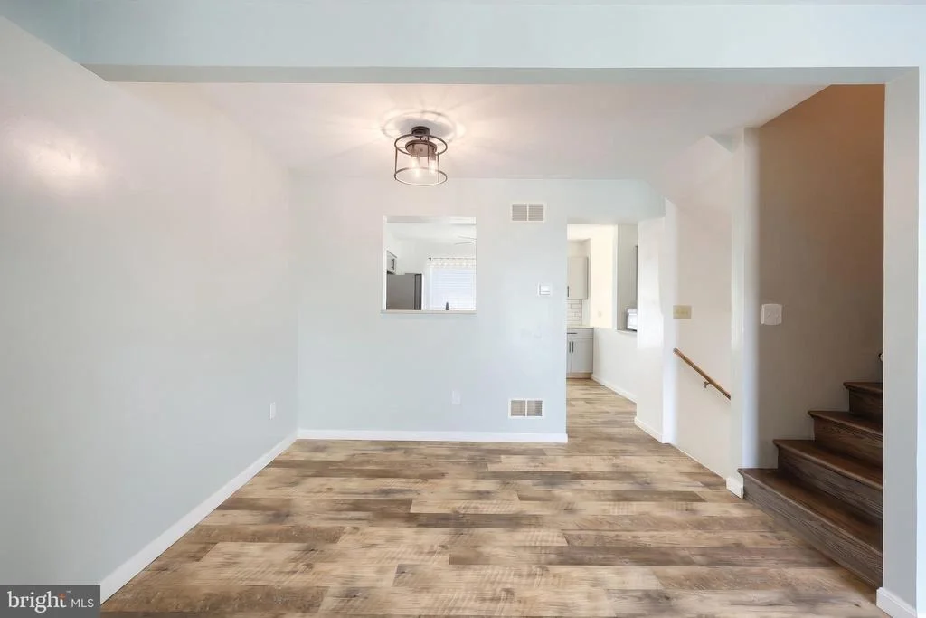 Photo of 24 SQUIRE CIRCLE