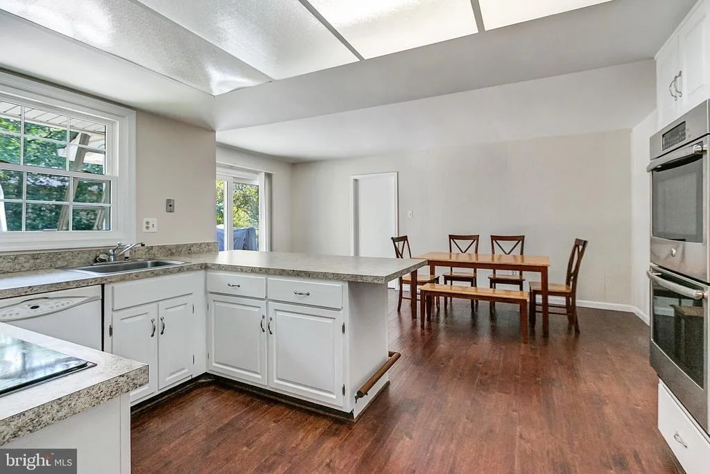 Photo of 2808 VILLAGE LANE