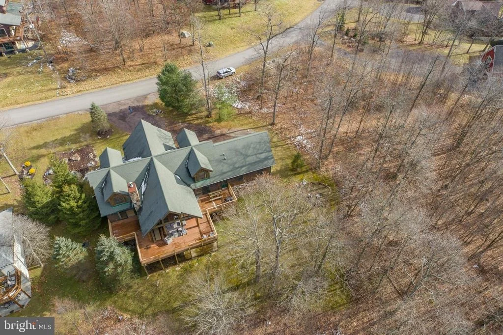 Photo of 246 MOUNTAINTOP ROAD