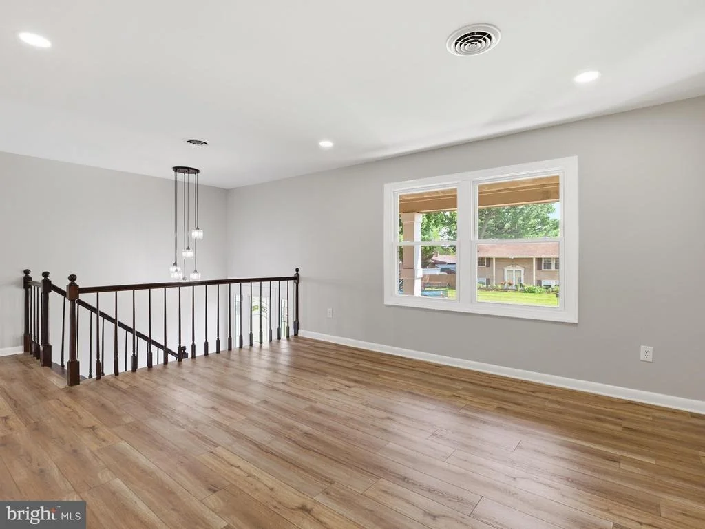 Photo of 17608 FOREST GLEN CIRCLE