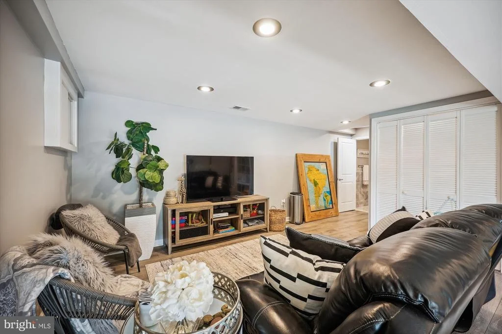 Photo of 14937 WELLWOOD ROAD