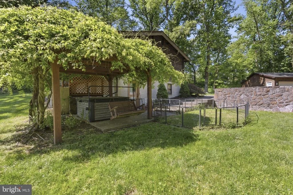 Photo of 137 PLUM POINT ROAD