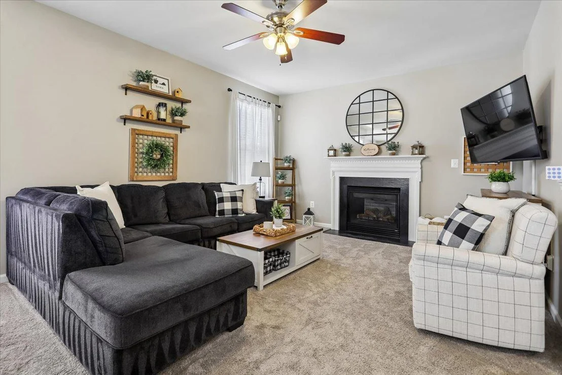 Photo of 42940 SPYDER PLACE