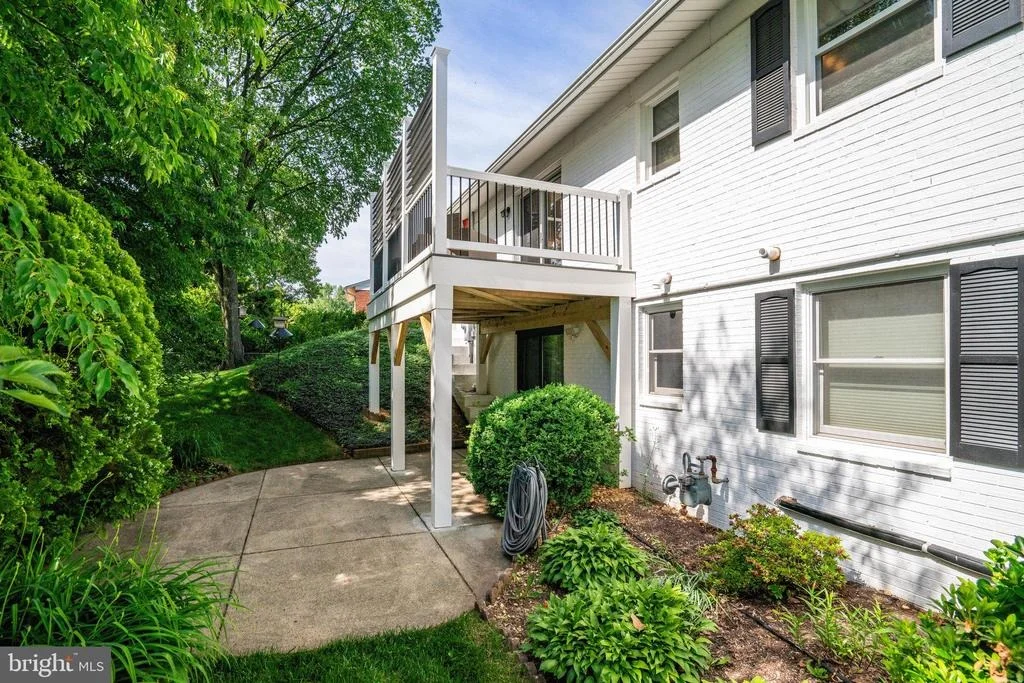 Photo of 5101 AMPTHILL DRIVE