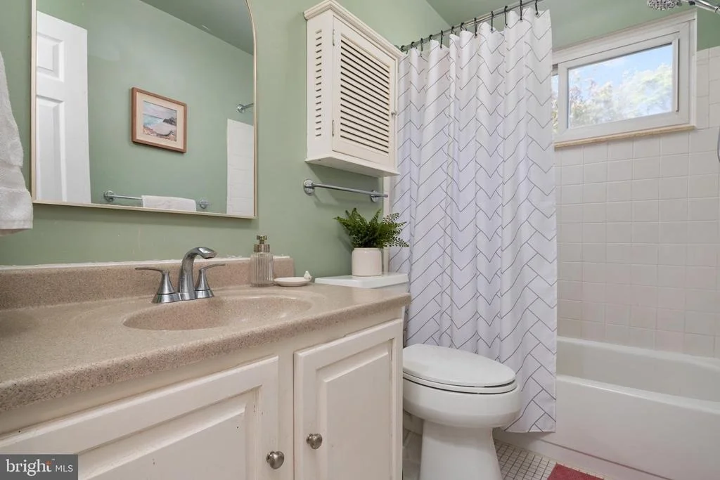 Photo of 237 CHATHAM LANE