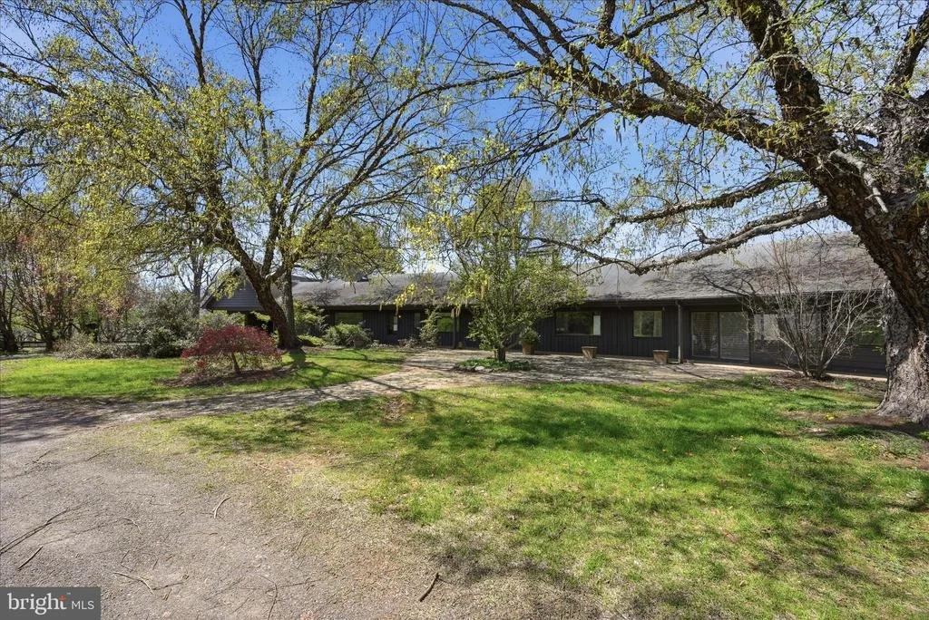 Photo of 2517 FIVE POINTS ROAD