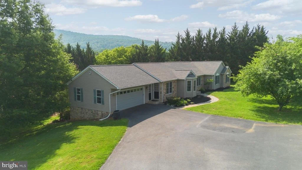 Photo of 8613 HOLLOW ROAD