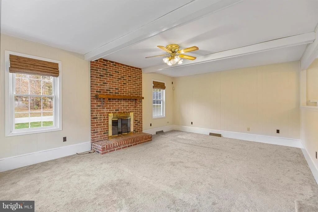 Photo of 1386 REDWOOD CIRCLE
