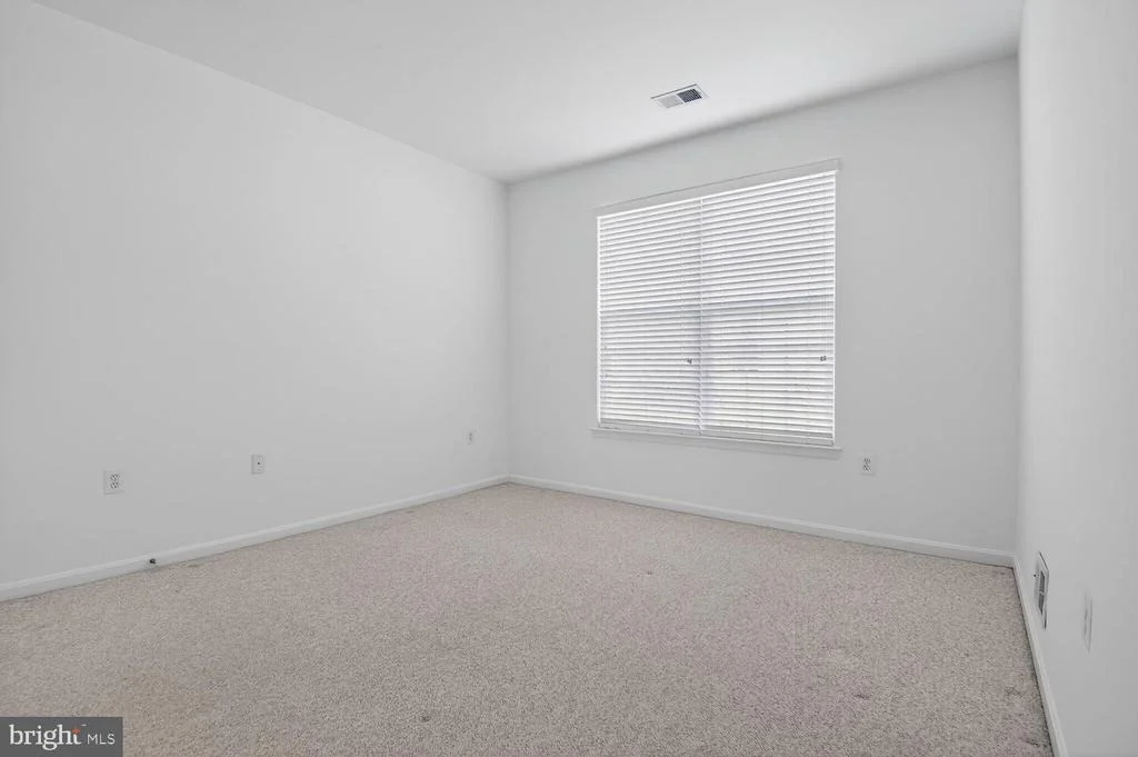 Photo of 17602 FOUR SEASONS DRIVE