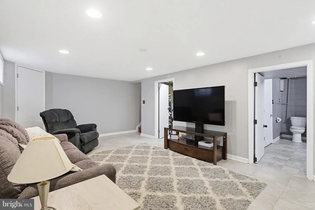 Photo of 620 LEE WAY