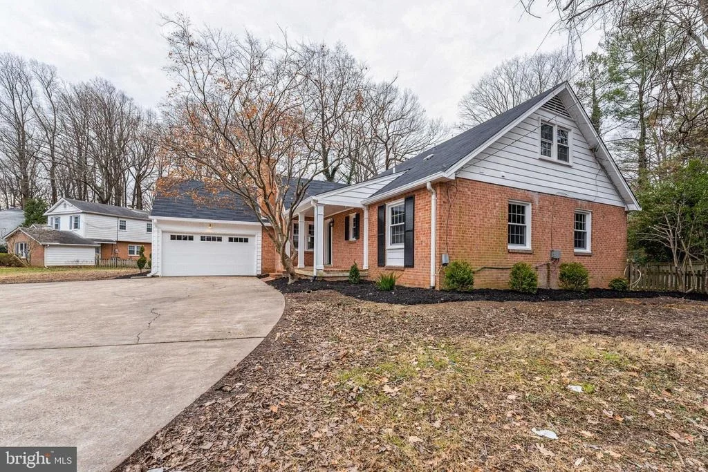 Photo of 3912 KING ARTHUR ROAD