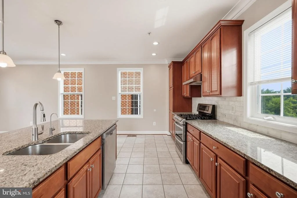 Photo of 232 PARKVIEW AVENUE