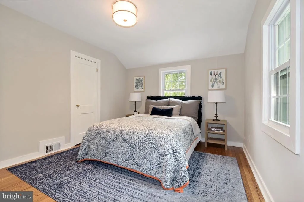 Photo of 8713 READING ROAD
