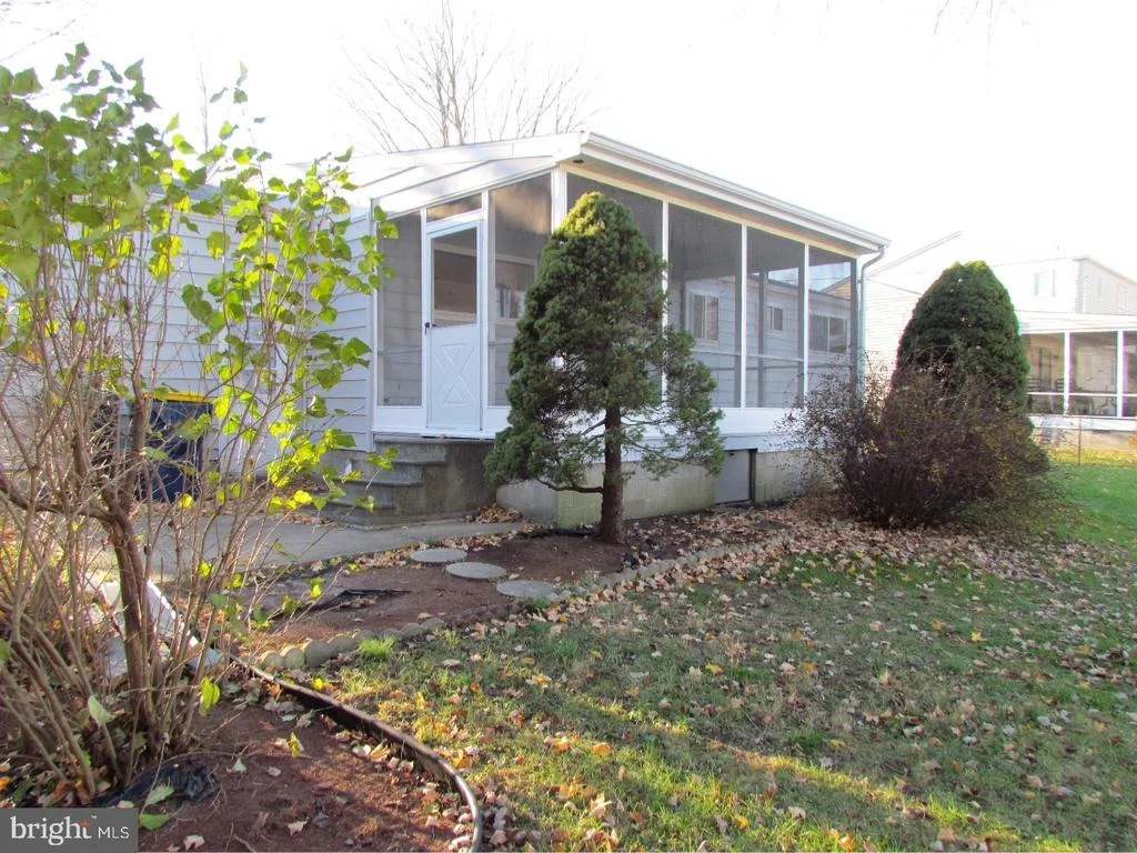Photo of 599 CRAWFORD AVENUE