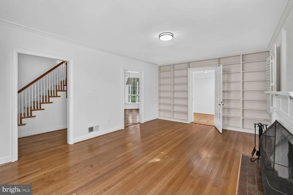 Photo of 8201 LARRY PLACE