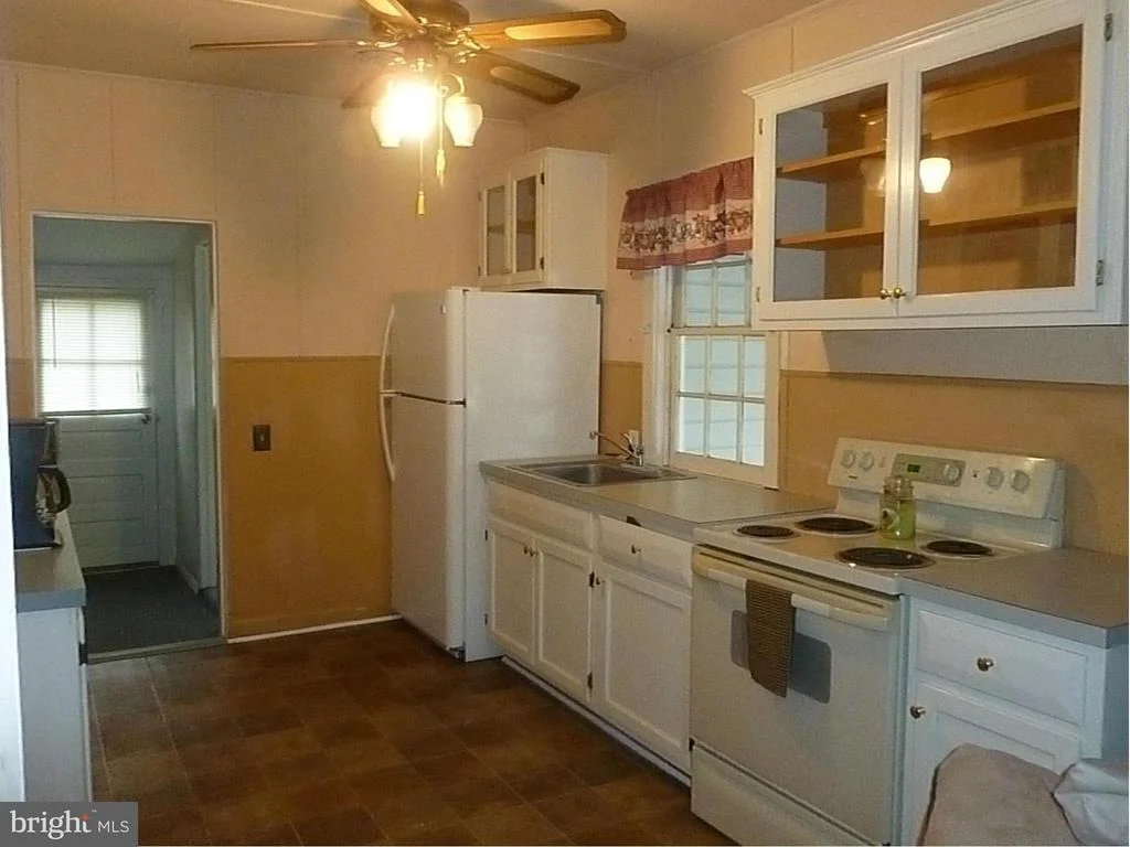 Photo of 6015 POPLAR ROAD